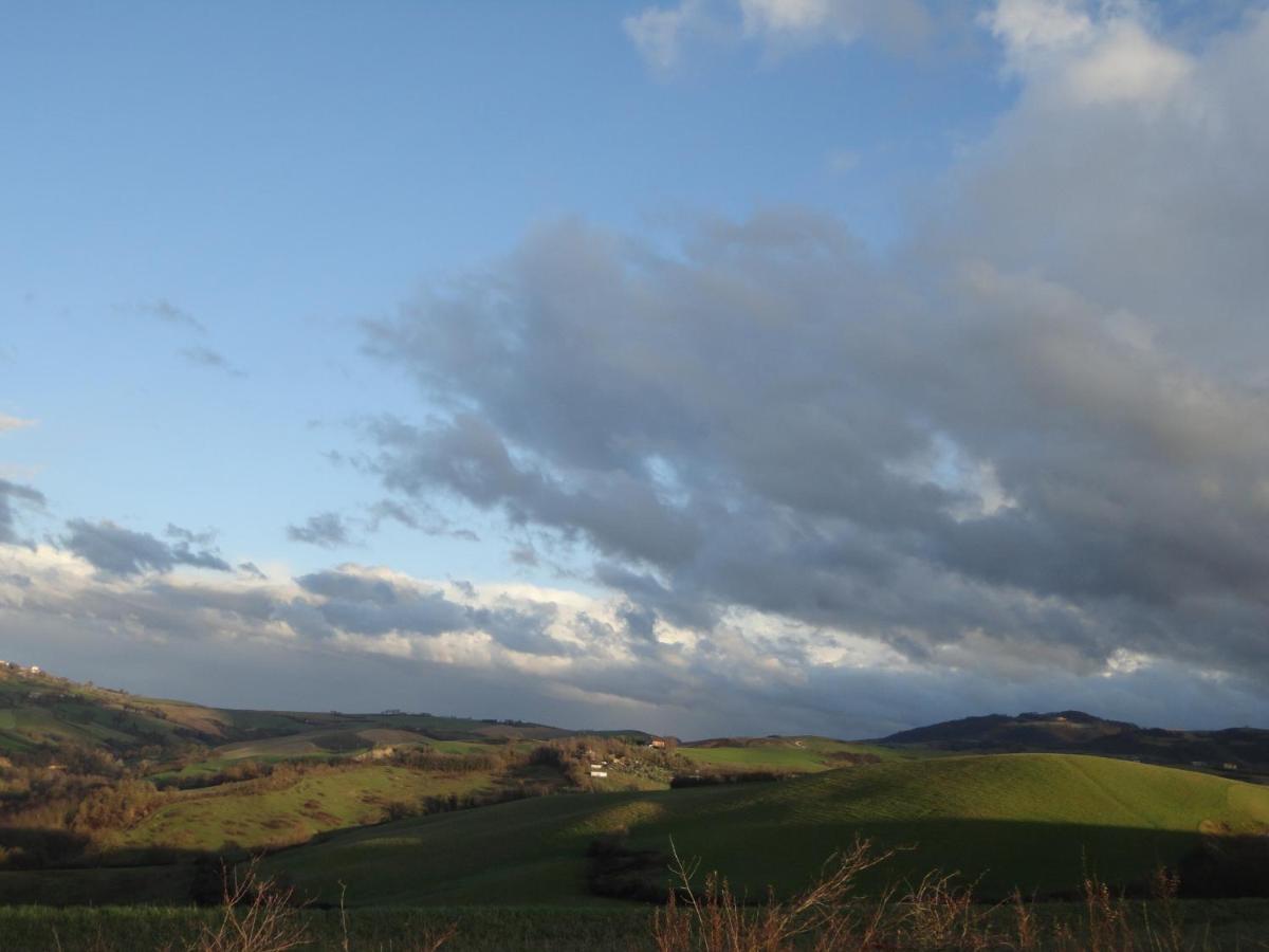 Agriturismo Girolomoni - Locanda Isola del Piano Екстериор снимка